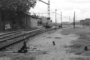 La propuesta incluye ubicar el museo ferroviario en una de las naves de la calle Ariza, ahora en desuso. El problema es que dichas naves formaban parte del Plan Rogers para el soterramiento de las vías en Valladolid. Foto: Víktor_