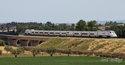 El servicio Euromed será el mayor beneficiado del aumento de velocidad en este tramo de la variante de Vandellós. Foto: Jordi Verdugo.