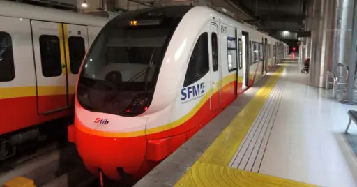 Unidad de la serie 91 de Stadler estacionada en la estación Intermodal. OLAF TAUSCH