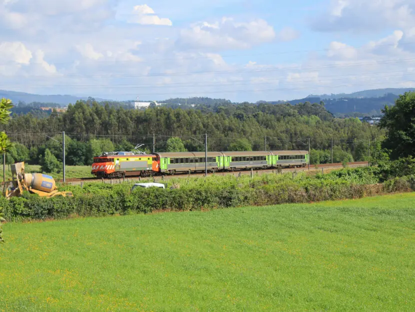 2611 en cabeza del IR 855 pasando por Lousada. © Tiago Cunha.