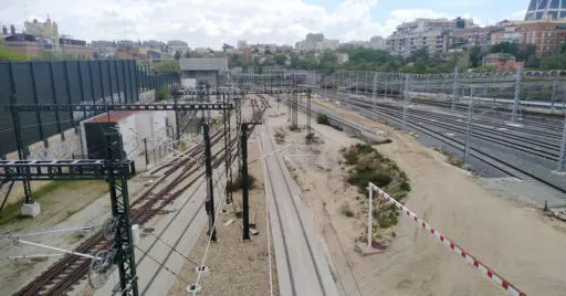 Vías de ancho UIC en la cabecera sur de Chamartín a la espera de la reconversión de las vías 14 y 15. MIGUEL BUSTOS.