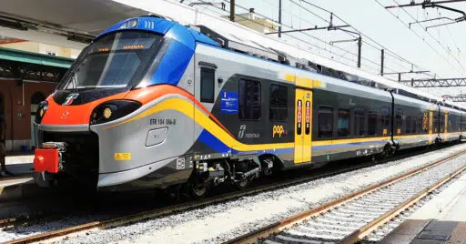 Uno de los trenes Alstom Coradia Stream para Trenitalia en la estación de Brindisi. SAGITTARIUS A