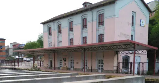 Estación de La Felguera junto a las obras de soterramiento del ferrocarril en Langreo. YANDRAK.