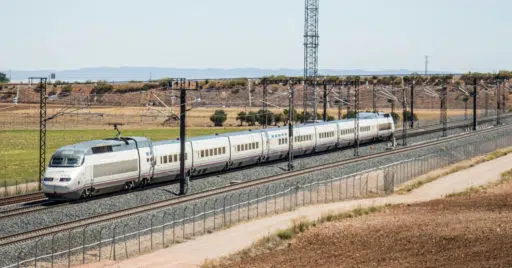 AVE Madrid-Alicante pasando por Villarrubia de Santiago en 2017. MIGUEL GALÁN.