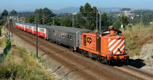 Composición de coches Schindler y Sorefame similar a la que se usará en el Iberia Express organizado por la APAC. NELSO SILVA.