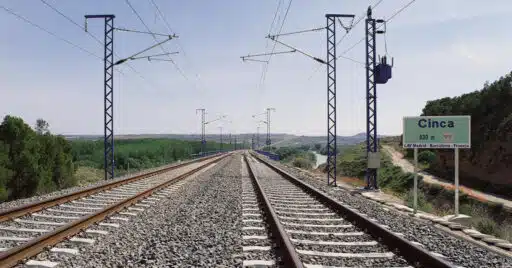 Foto de un tramo de la LAV Madrid-Barcelona. © ADIF