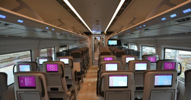 Interior de un tren de la serie 106 de Renfe para el servicio AVE. MIGUEL BUSTOS.