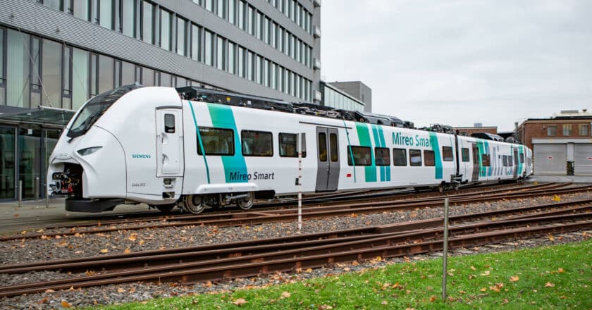 Unidad Siemens Mireo Smart como la que va a alquilar Tesla a Smart Train Lease para el Giga Train. © SIEMENSMOBILITY.