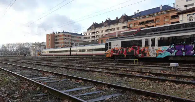 UT 470 grafiteada en Vitoria. SMILEY.TOERIST.