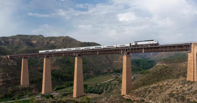 La renovación de la línea Granada-Almería afectará a los trenes de viajeros y mercancías del Corredor Mediterráneo.