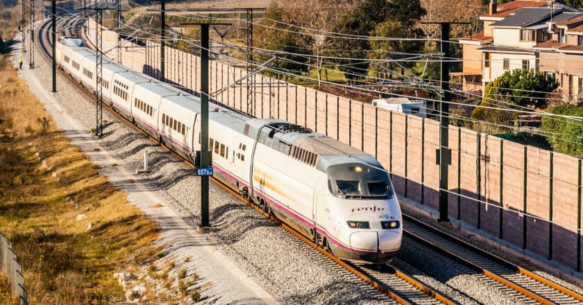 Rama 20 de la serie 100 de Renfe yendo hacia Toulouse. ALEIX CORTÉS.