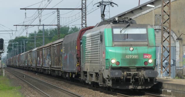 Tren de Fret SNCF, empresa que se dividirá en Hexafret y Technis desde enero de 2025. SPOTTER ANGEVIN.