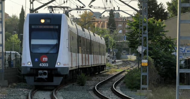 Unidad de la serie 4300 de Metrovalencia circulando en la línea 1. FALK ANRHOLD (FALK2).