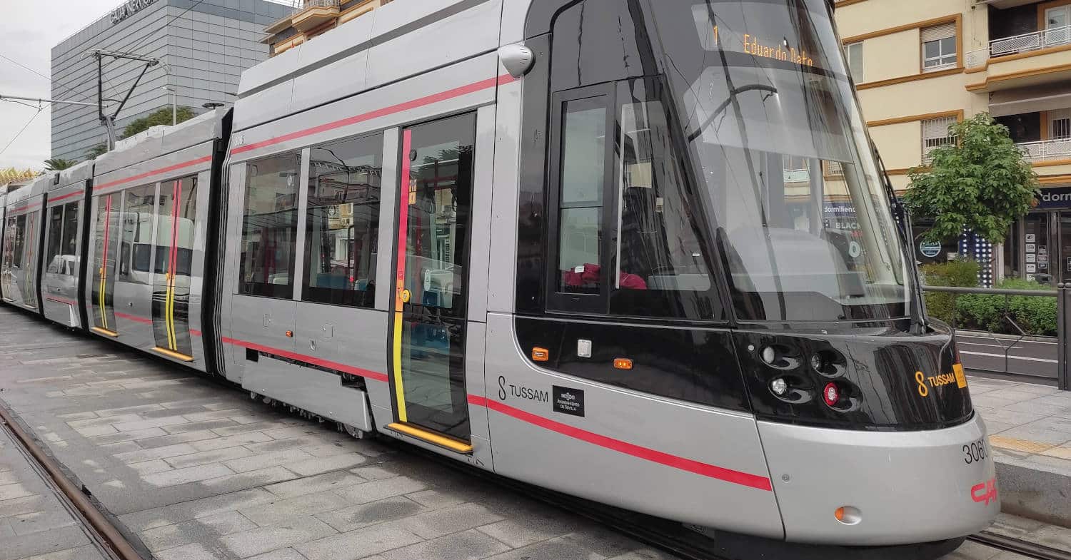 Metrocentro estrena 2 nuevos tranvías Urbos de CAF