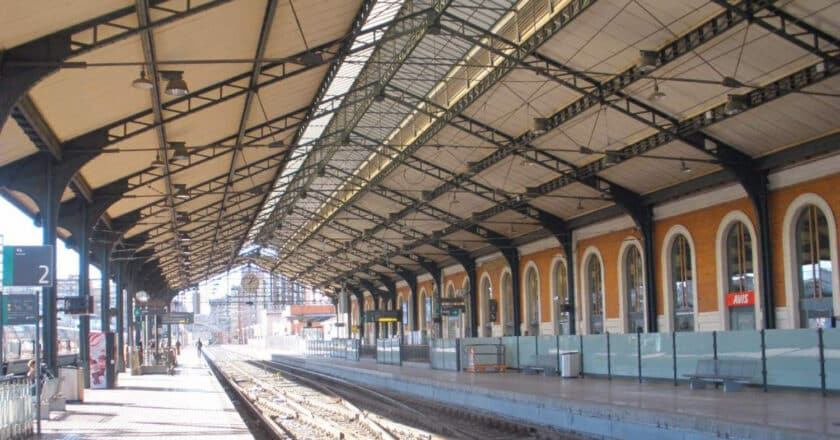 vías 1 y 2, de ancho internacional, en la estación de Valladolid Campo Grande. ZARATEMAN.