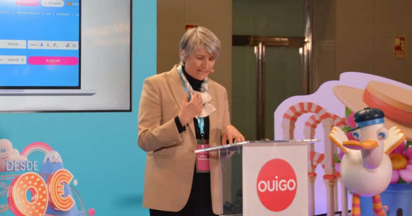 Hélène Valenzuela en la inauguración de la ruta Madrid-Sevilla. © MIGUEL BUSTOS.