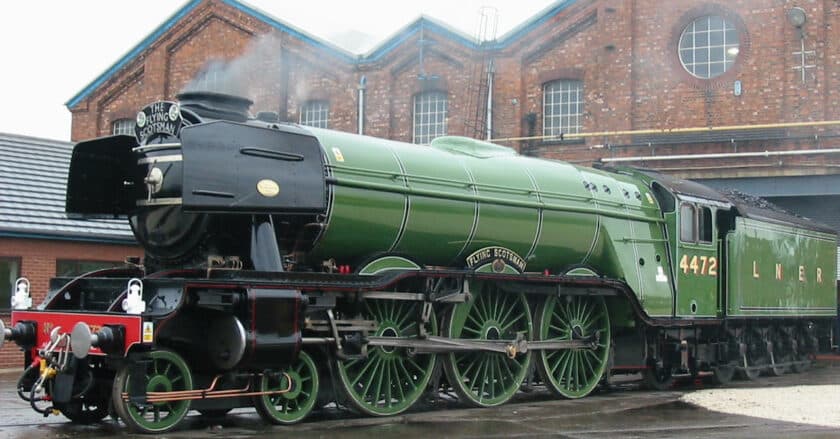 La LNER 4472, de la serie A3, Flying Scotsman, en la factoría de Doncaster celebrando en 2023 el centenario de su fabricación.