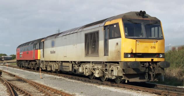 Two British class 60 locomotives. (CC BY SA) STEVE JONES-WIKIMEDIA COMMONS. Cropped image.